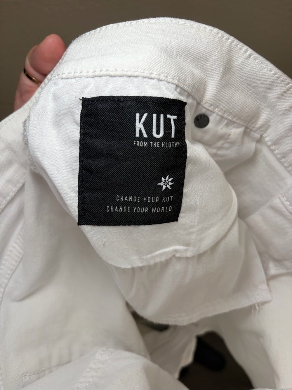 Kut from the Kloth Kity Denim Boyfriend Shorts White Denim Jean Shorts Sz 14 - Picture 15 of 16